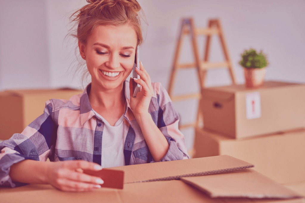 femme-qui-telephone-pour-un-devis-de-demenagement